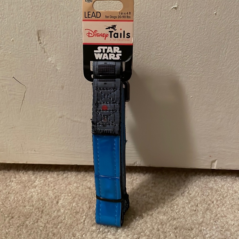 Disney Tails Star Wars dog leash/lead new. Light side blue
